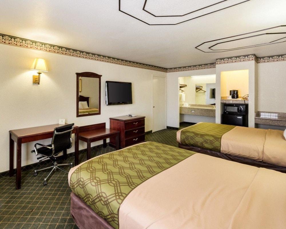 Three Rivers Executive Inn & Suites By Oyo Εξωτερικό φωτογραφία