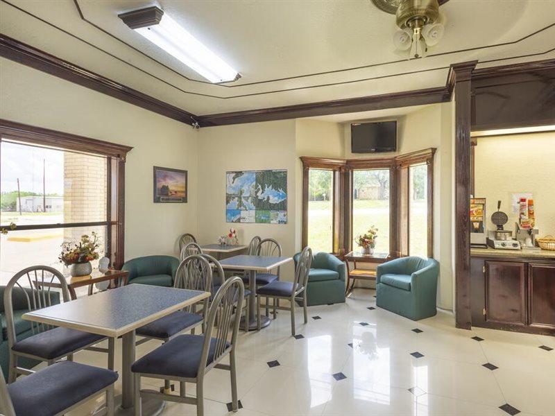 Three Rivers Executive Inn & Suites By Oyo Εξωτερικό φωτογραφία