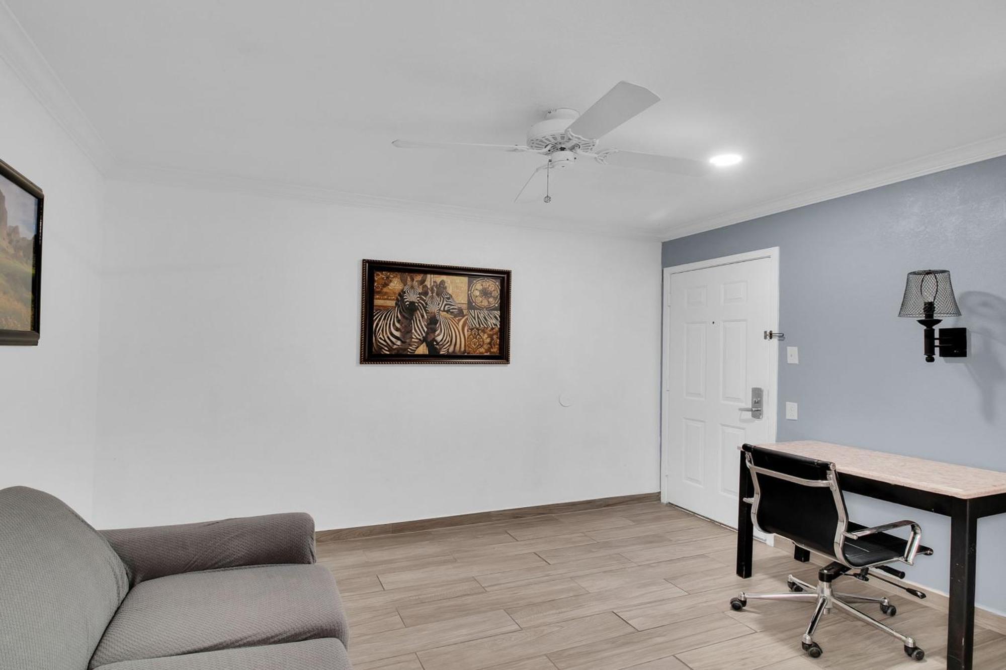 Three Rivers Executive Inn & Suites By Oyo Εξωτερικό φωτογραφία