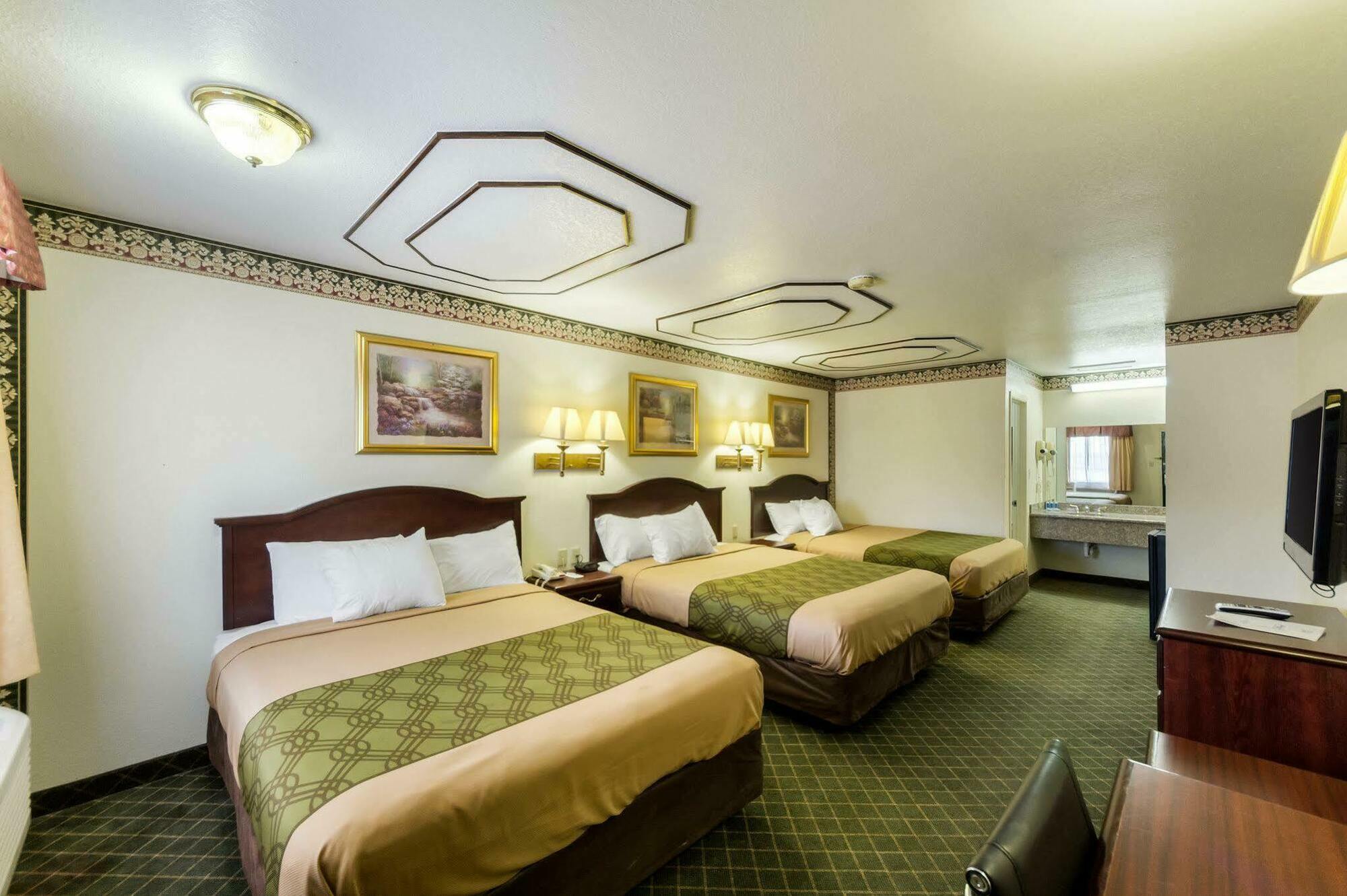 Three Rivers Executive Inn & Suites By Oyo Εξωτερικό φωτογραφία