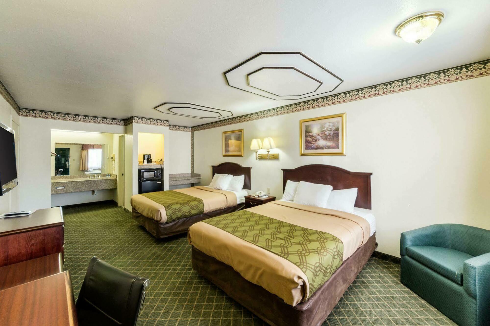 Three Rivers Executive Inn & Suites By Oyo Εξωτερικό φωτογραφία
