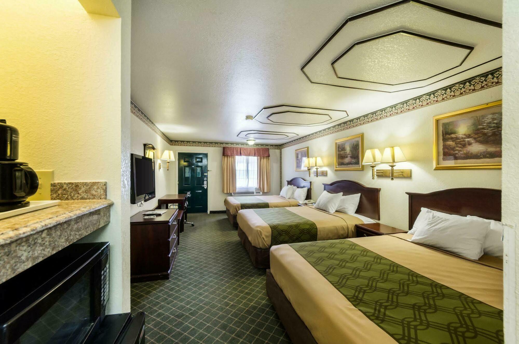 Three Rivers Executive Inn & Suites By Oyo Εξωτερικό φωτογραφία